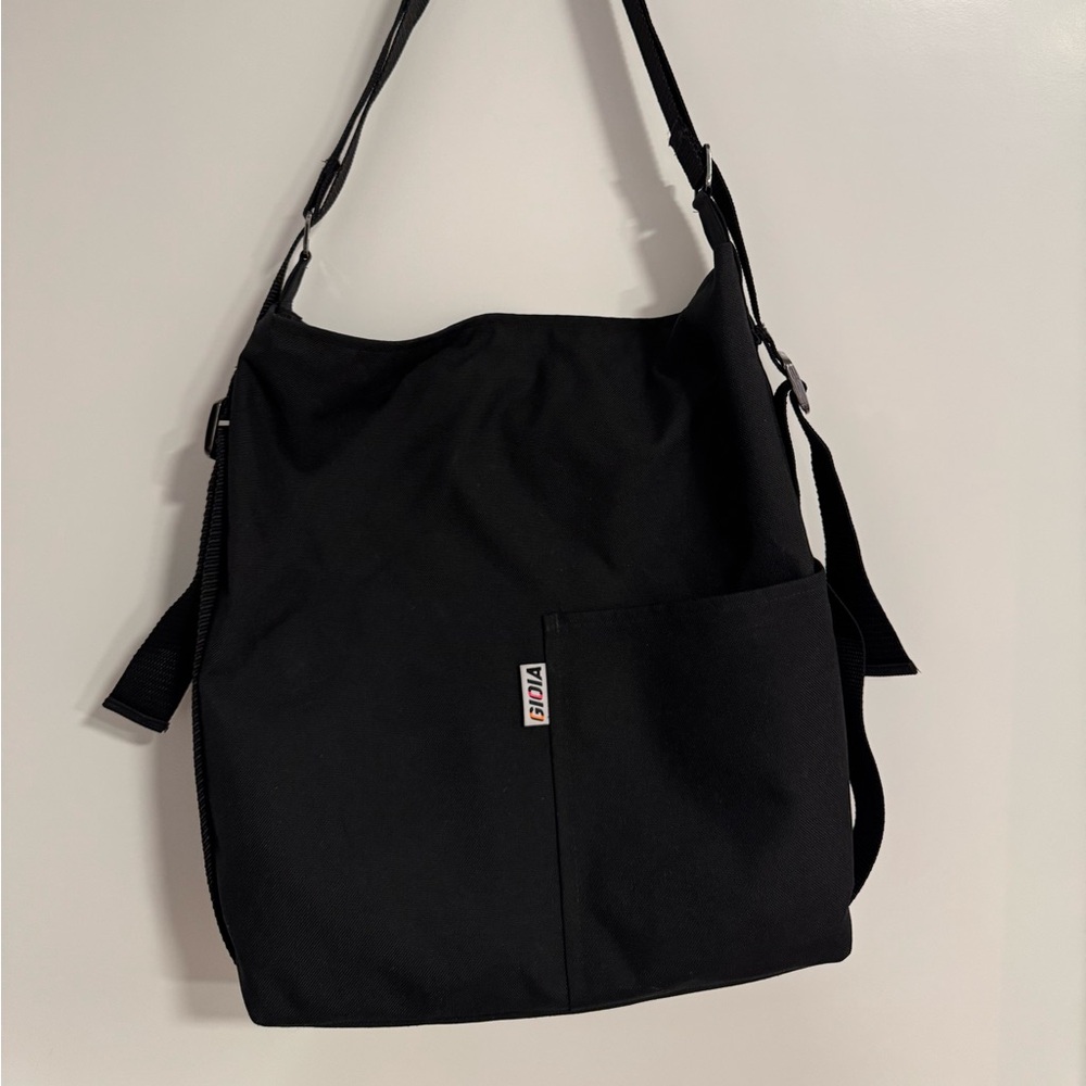 convertible bag from backpack to tote bag